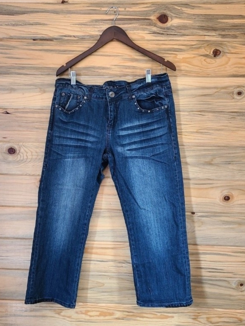 Cowgirl Tuff Co Ladies Blue Cropped Jeans Size 32